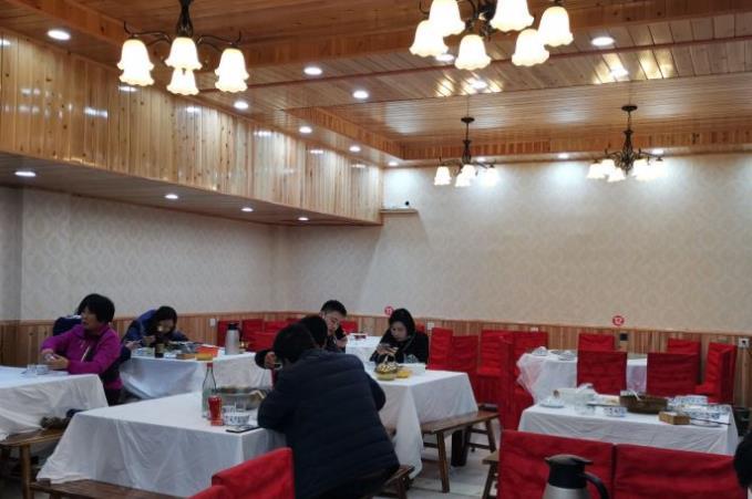 乡土川菜·特色冷锅鱼·牦牛肉汤锅 - 高尔夫1球1晚特惠套票-星际高球联盟精选旅游套餐