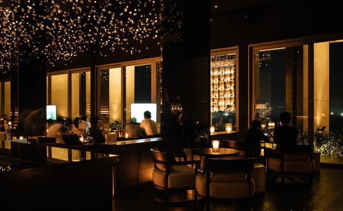 三亚艾迪逊酒店·星空吧 SKY BAR - 全国335座高尔夫球场实时预订-高球爱好者一站式订场平台