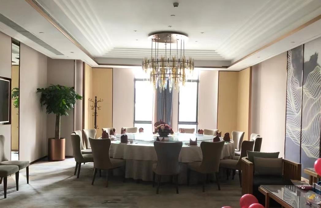 唐宴海鲜酒家 - 高尔夫1球1晚特惠套票-星际高球联盟精选旅游套餐