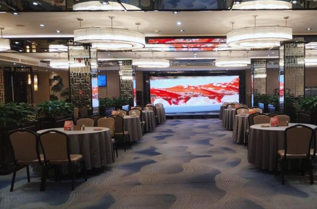 徐记海鲜大酒楼（凤城四路店） - 高尔夫1球1晚特惠套票-星际高球联盟精选旅游套餐