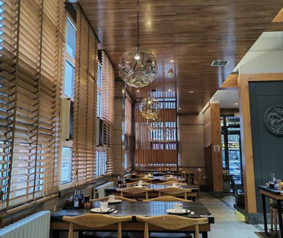 榆味拼三鲜（怀德路店） - 高尔夫1球1晚特惠套票-星际高球联盟精选旅游套餐