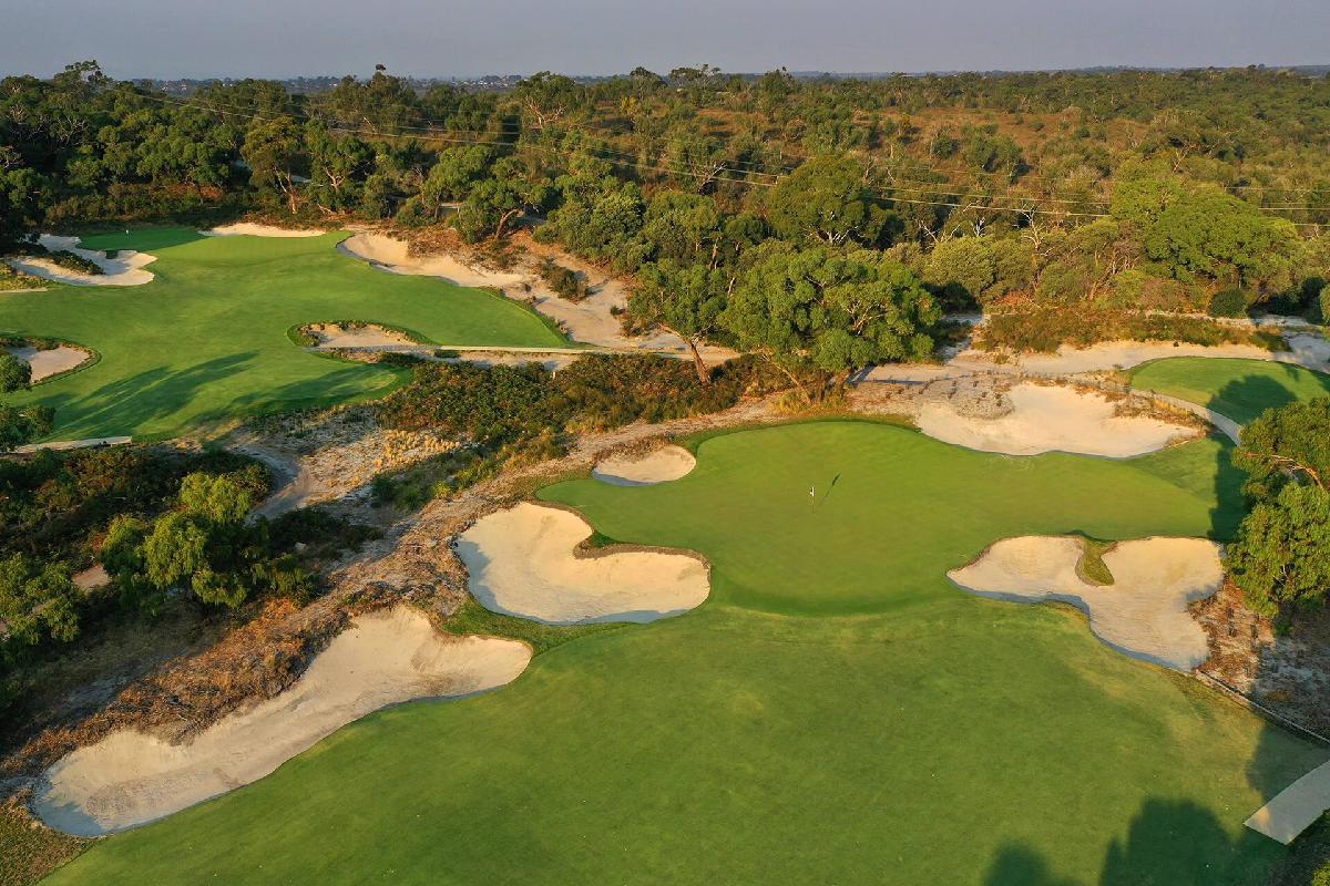 半岛金斯伍德高尔夫球会 - undefined