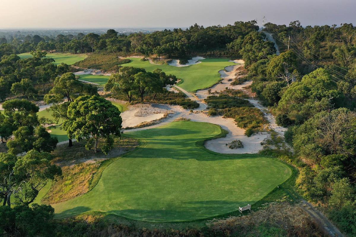 半岛金斯伍德高尔夫球会 - undefined