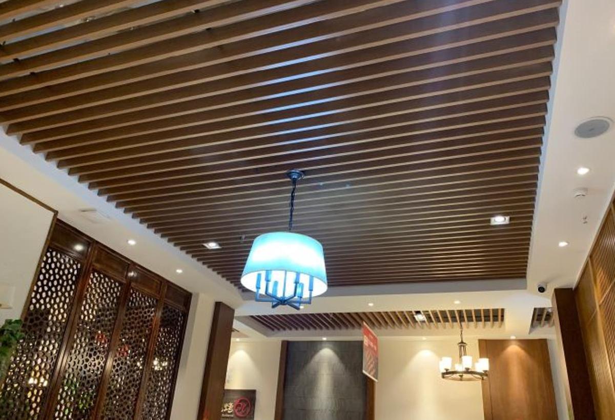 白氏兄弟烧烤（中央店） - 高尔夫1球1晚特惠套票-星际高球联盟精选旅游套餐