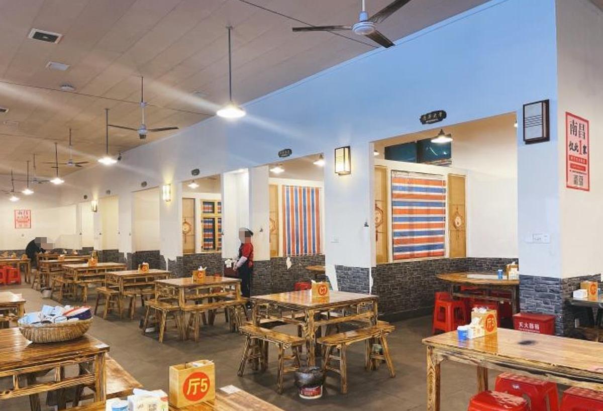 冶建镜子螺蛳龙虾宵夜店 - 高尔夫1球1晚特惠套票-星际高球联盟精选旅游套餐