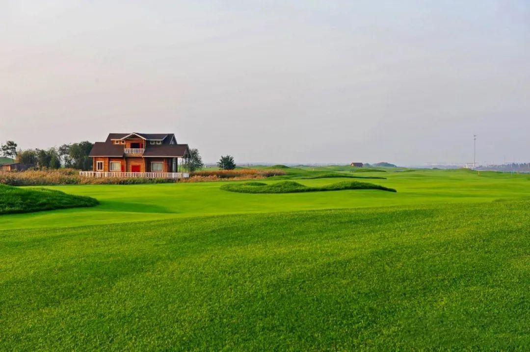 唐山曹妃甸湿地·2球1晚 - 全国335座高尔夫球场实时预订-高球爱好者一站式订场平台