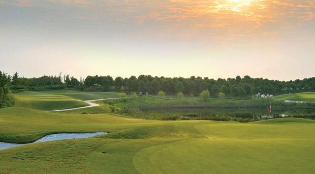 海宁尖山·1球1晚 - 全国335座高尔夫球场实时预订-高球爱好者一站式订场平台