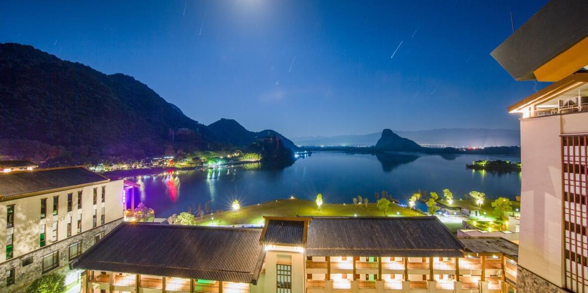 宝晶宫天鹅湖度假酒店茶语温泉 - 高尔夫1球1晚特惠套票-星际高球联盟精选旅游套餐
