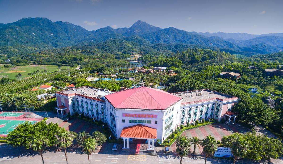 海滨温泉度假区 - 高尔夫1球1晚特惠套票-星际高球联盟精选旅游套餐