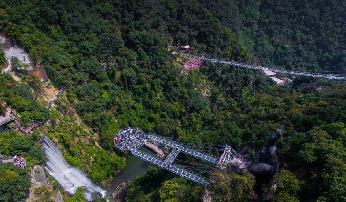 古龙峡云天玻霸 - 星际高球联盟-中国精英人士高尔夫旅游度假实景