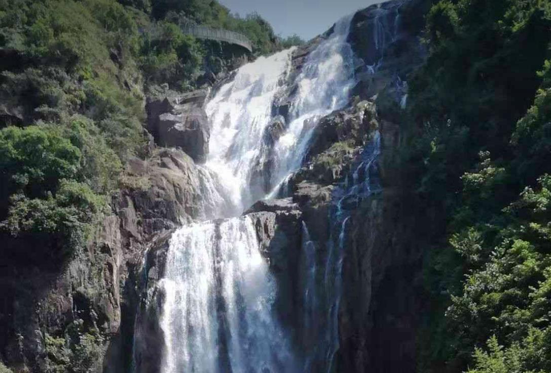 龙归寨瀑布 - 高尔夫1球1晚特惠套票-星际高球联盟精选旅游套餐