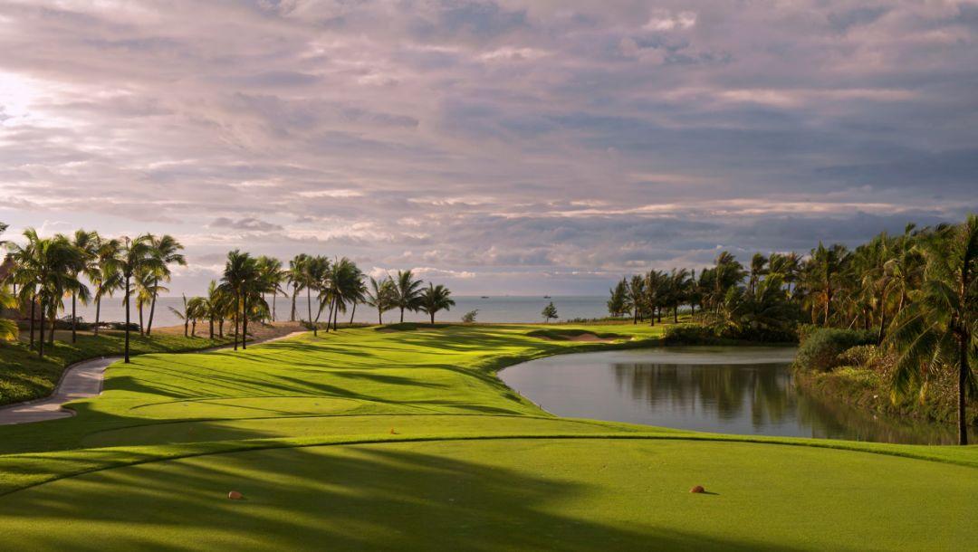 海南清水湾·1球1晚 - 全国335座高尔夫球场实时预订-高球爱好者一站式订场平台