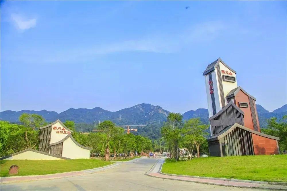 南丹山森林王国 - 深圳观澜湖高尔夫订场服务-广东专业高尔夫预订平台