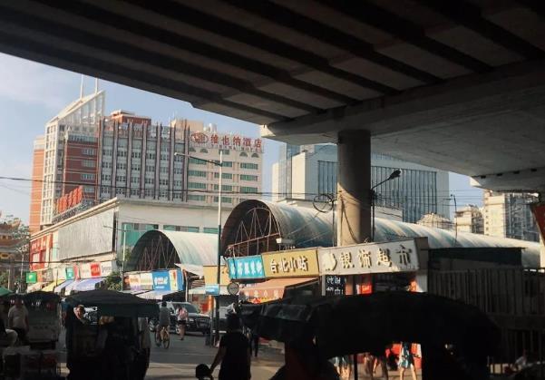 沥滘牌坊 - 全国335座高尔夫球场实时预订-高球爱好者一站式订场平台