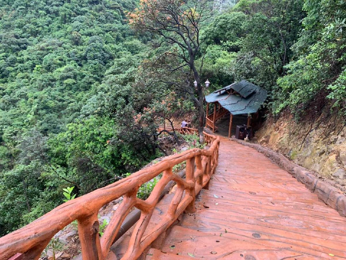 黄腾峡天门悬廊 - 海口观澜湖高尔夫球场预订-海南高尔夫旅游攻略推荐