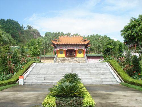 金鸡岩 - 全国335座高尔夫球场实时预订-高球爱好者一站式订场平台