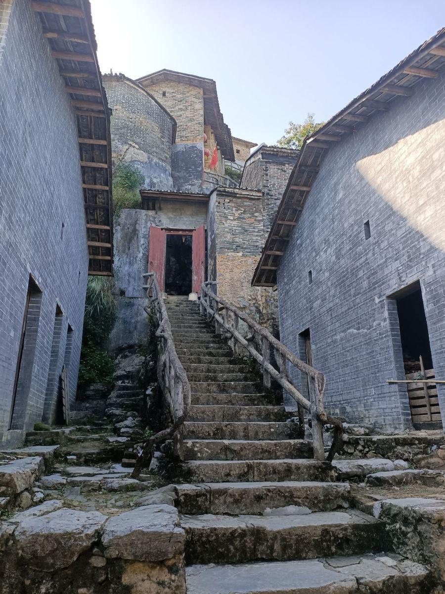 英西峰林走廊风景区（彭家祠） - 全国335座高尔夫球场实时预订-高球爱好者一站式订场平台