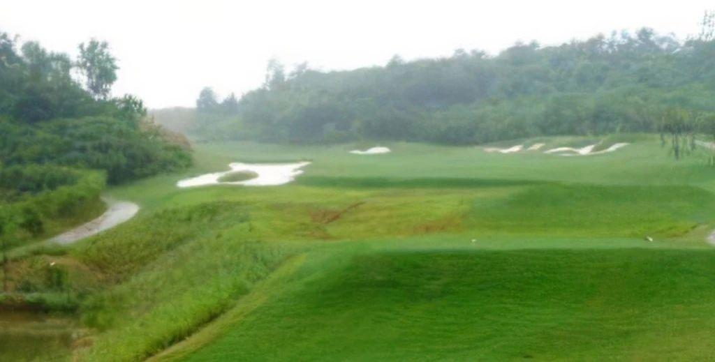 句容龙山湖·2球1晚 - 全国335座高尔夫球场实时预订-高球爱好者一站式订场平台