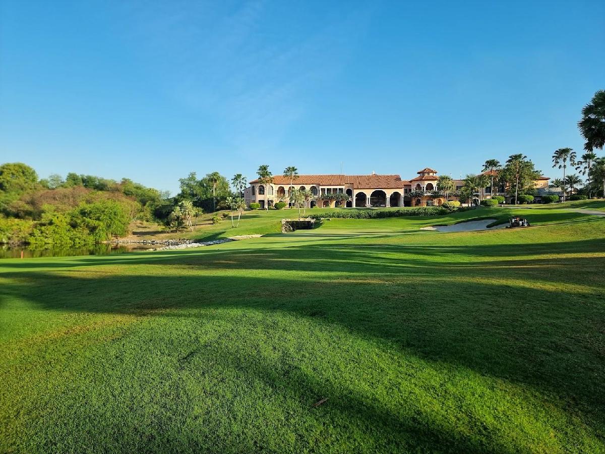 泰国阿曼塔温泉高尔夫球会 - 海口观澜湖高尔夫球场预订-海南高尔夫旅游攻略推荐