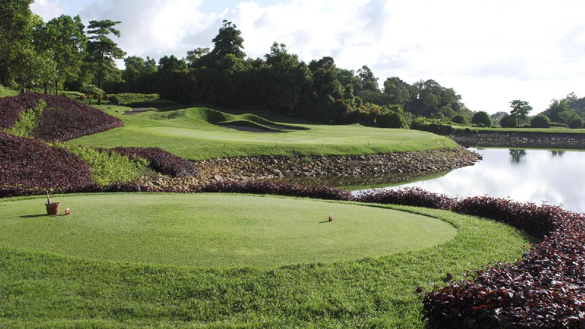 印尼民丹岛乐雅高尔夫·1球1晚 - 阳江保利银滩高尔夫套票-海滨高尔夫旅游1球1晚套餐