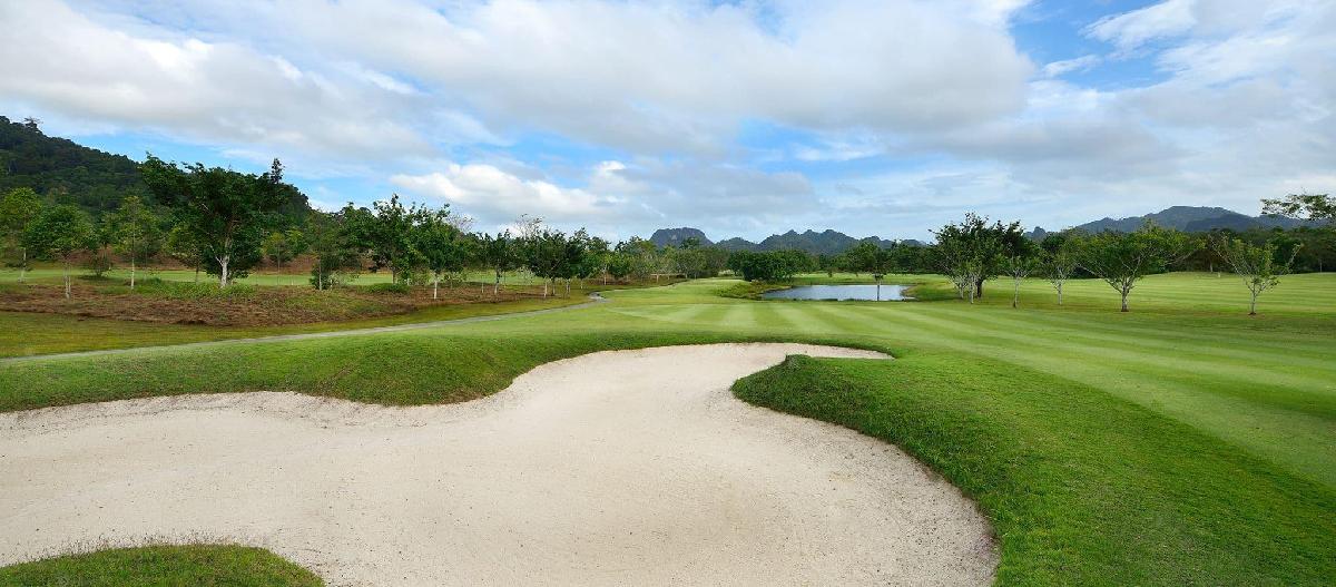 吉隆坡绍嘉纳·1晚1球 - 阳江保利银滩高尔夫套票-海滨高尔夫旅游1球1晚套餐