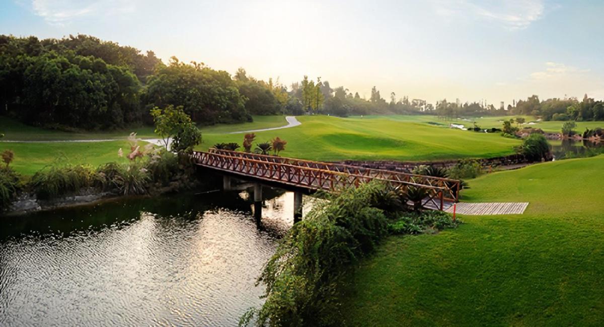 成都蓝光观岭·1球1晚 - 深圳观澜湖高尔夫订场服务-广东专业高尔夫预订平台