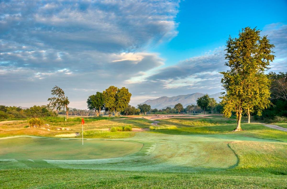 七岩湖景高尔夫球会 - 全国335座高尔夫球场实时预订-高球爱好者一站式订场平台