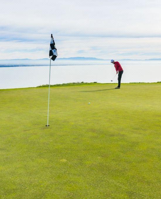 北岛拐子角·1球1晚 - 全国335座高尔夫球场实时预订-高球爱好者一站式订场平台