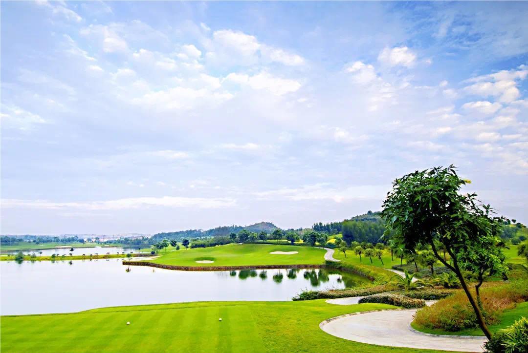 佛山南海桃园·1球1晚 - 全国335座高尔夫球场实时预订-高球爱好者一站式订场平台