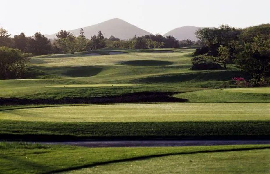 济州岛黑石/泰迪谷/吾罗·3球3晚 - 海口观澜湖高尔夫球场预订-海南高尔夫旅游攻略推荐