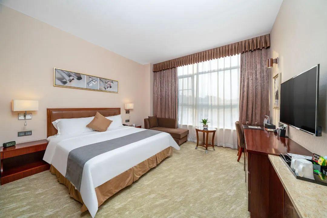 深圳云海谷/东莞凤凰山/银利·3球2晚 - 高尔夫1球1晚特惠套票-星际高球联盟精选旅游套餐