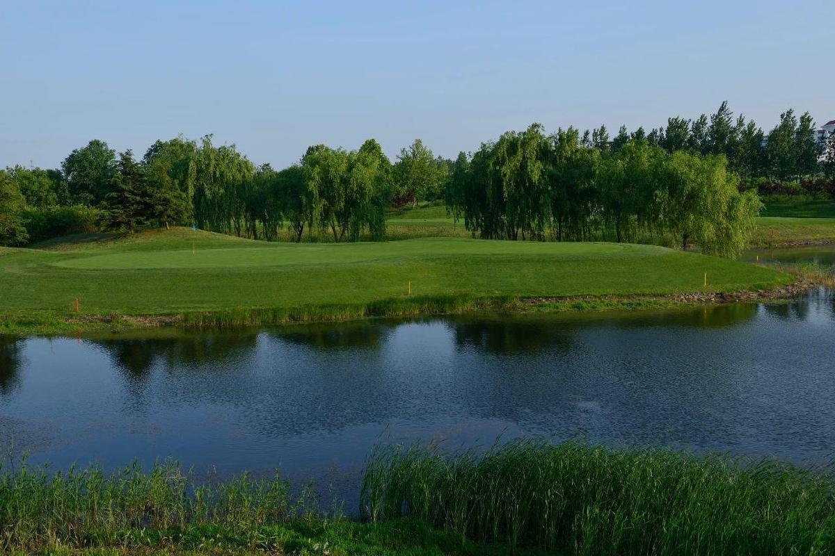 青岛华山·1球1晚 - 全国335座高尔夫球场实时预订-高球爱好者一站式订场平台