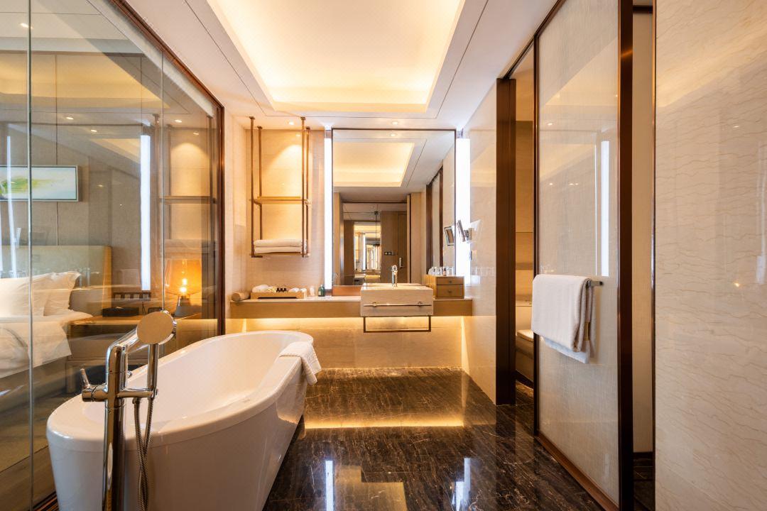 青岛华山·1球1晚 - 阳江保利银滩高尔夫套票-海滨高尔夫旅游1球1晚套餐