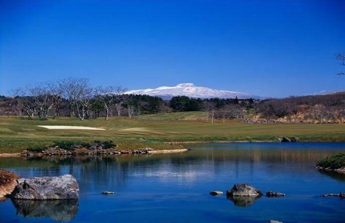 济州岛乐天/黑石/爱威利斯·3球3晚 - 阳江保利银滩高尔夫套票-海滨高尔夫旅游1球1晚套餐