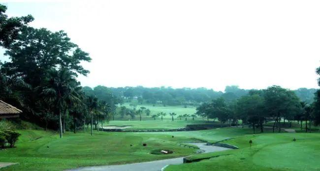 马来西亚新山森林/棕榈/浩然山庄·3球4晚 - 阳江保利银滩高尔夫套票-海滨高尔夫旅游1球1晚套餐