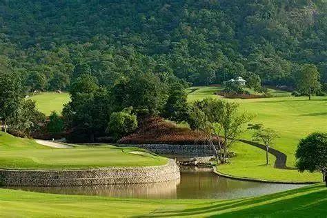 泰国华欣斯普林菲尔德/凤梨谷/黑山/曼谷苏旺·4球5晚 - undefined