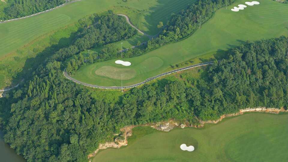 湖北宜昌天龙湾·2球1晚 - 深圳观澜湖高尔夫订场服务-广东专业高尔夫预订平台