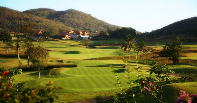 泰国华欣黑山/斯普林/榕树·3球4晚 - 阳江保利银滩高尔夫套票-海滨高尔夫旅游1球1晚套餐