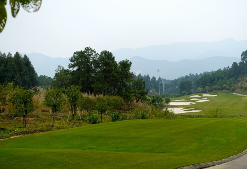 肇庆金立/四会臻湖·2球1晚 - 高尔夫1球1晚特惠套票-星际高球联盟精选旅游套餐