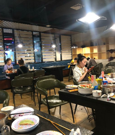 九月椒海鲜自助火锅(光耀中心店) - 高尔夫1球1晚特惠套票-星际高球联盟精选旅游套餐