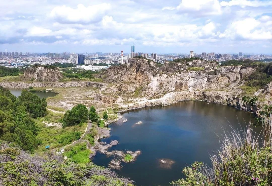 白石山采石场遗址 - undefined