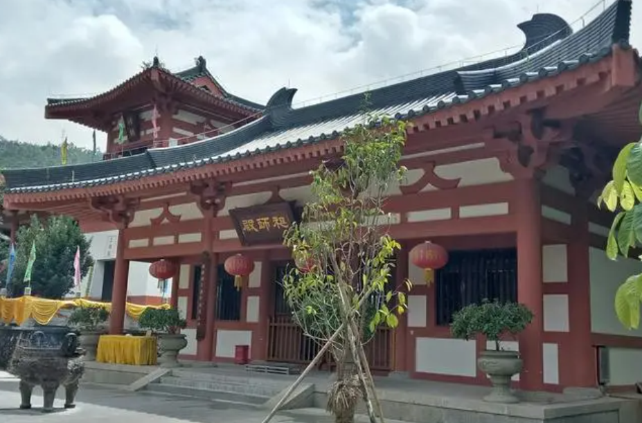 芙蓉寺 - 全国335座高尔夫球场实时预订-高球爱好者一站式订场平台