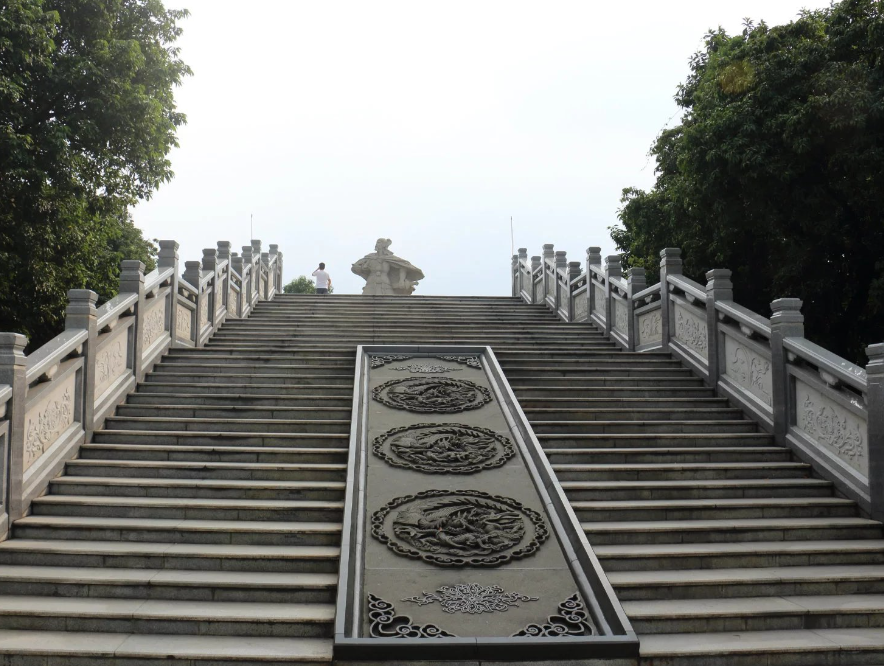 东莞市袁崇焕纪念园 - 全国335座高尔夫球场实时预订-高球爱好者一站式订场平台