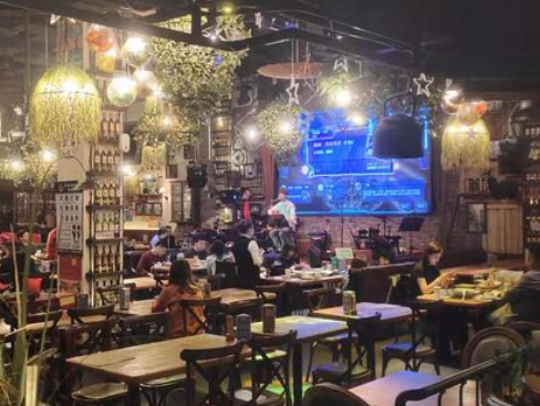 胡桃里（海港成店） - 高尔夫1球1晚特惠套票-星际高球联盟精选旅游套餐