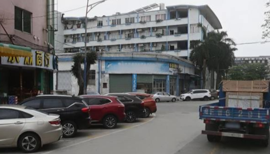 boss酒吧（新坑路店） - 高尔夫1球1晚特惠套票-星际高球联盟精选旅游套餐