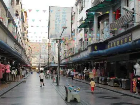 东部步行街 - 星际高球联盟-中国精英人士高尔夫旅游度假实景