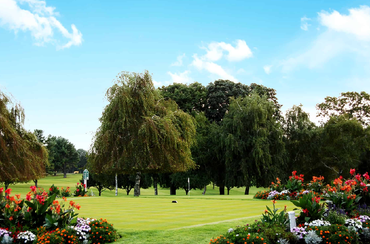 泰国暹罗乡村/芭提雅乡村/快乐谷·3球4晚 - 阳江保利银滩高尔夫套票-海滨高尔夫旅游1球1晚套餐