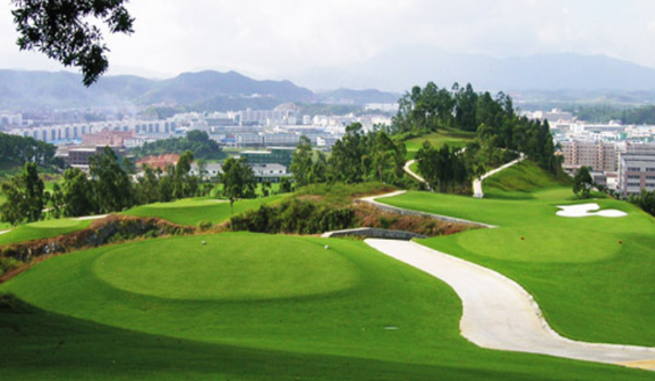 深圳云海谷/东莞凤凰山/银利·3球2晚 - 阳江保利银滩高尔夫套票-海滨高尔夫旅游1球1晚套餐