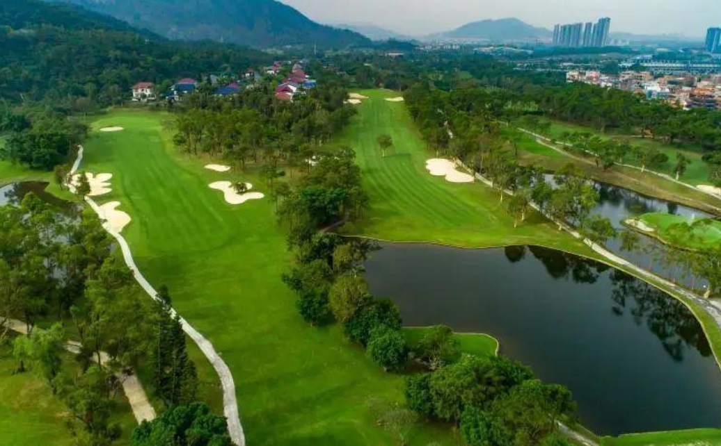 珠海国际/中山温泉新场·2球1晚 - 全国335座高尔夫球场实时预订-高球爱好者一站式订场平台