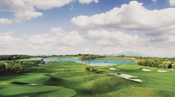 济州岛火山/伊利希安·2球2晚 - 全国335座高尔夫球场实时预订-高球爱好者一站式订场平台